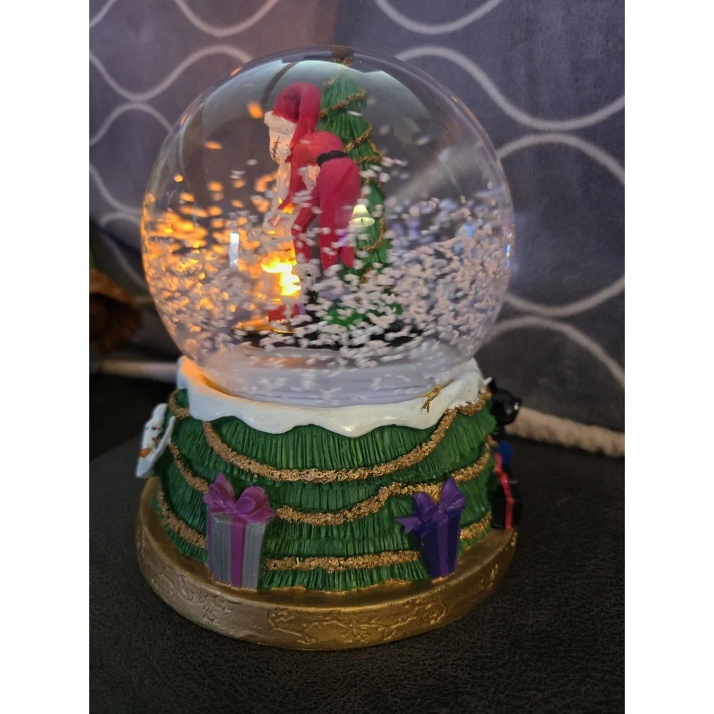 Nightmare‎ Before Christmas Light Up Musical Snomotion Waterglobe